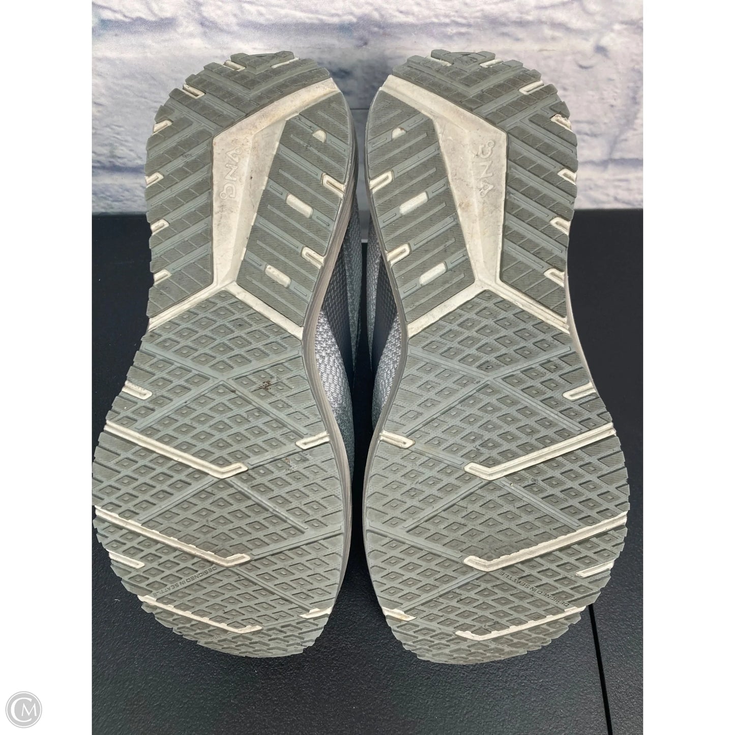 Shoes Athletic By Brooks In Grey, Size: 10