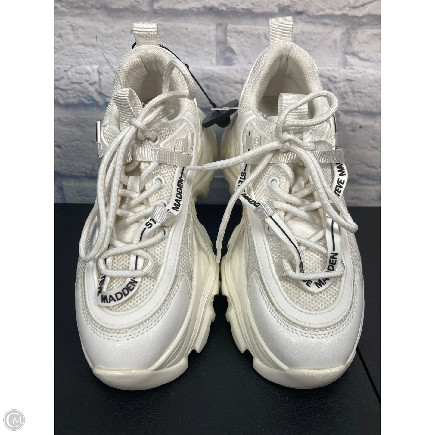 Shoes Sneakers By Steve Madden In White, Size: 9.5
