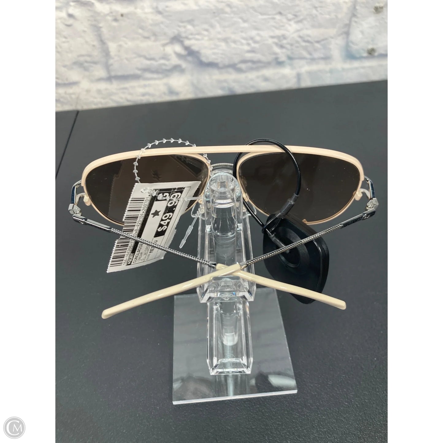Sunglasses By Quay, Size: Medium