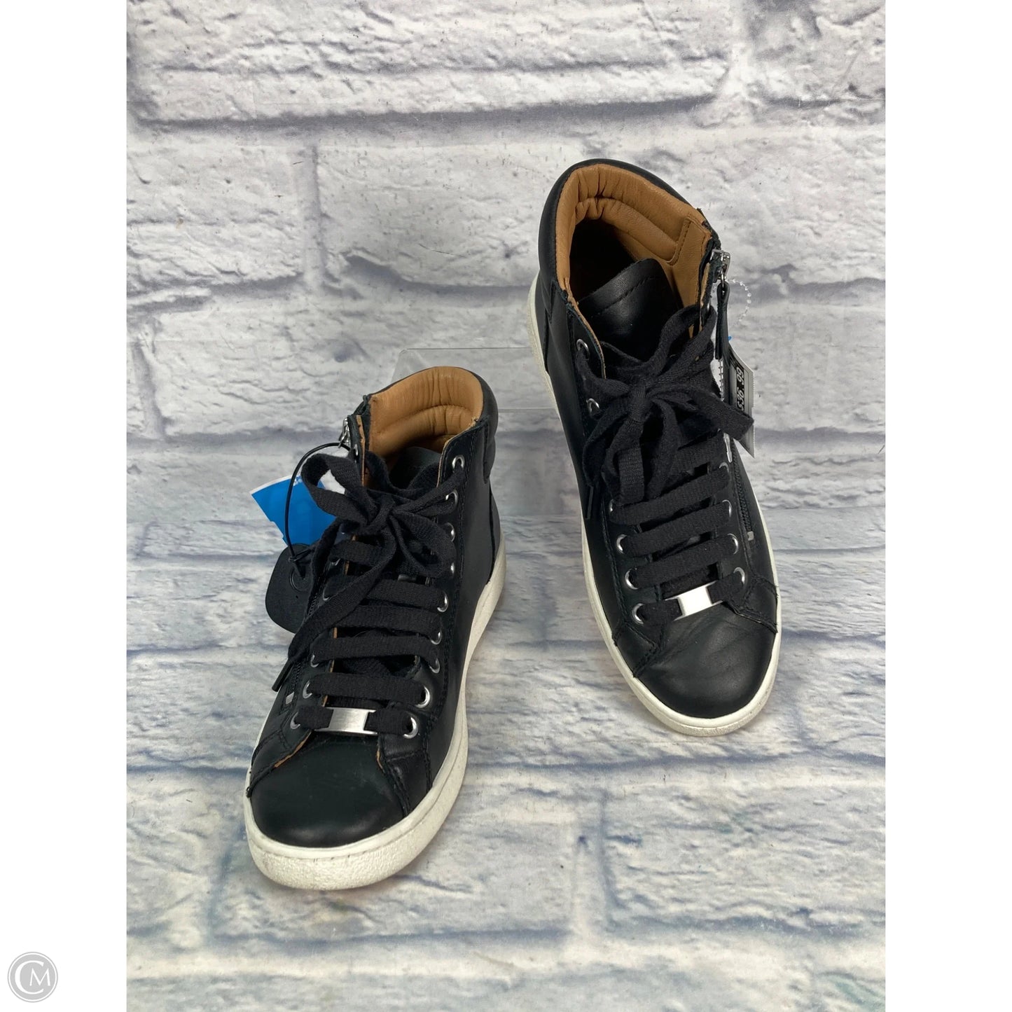 Shoes Designer By Ugg In Black, Size: 8