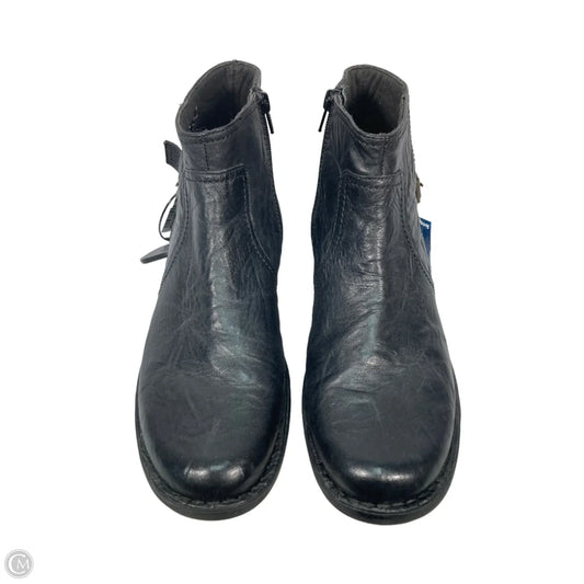 Boots Ankle Flats By Clarks In Black, Size: 10