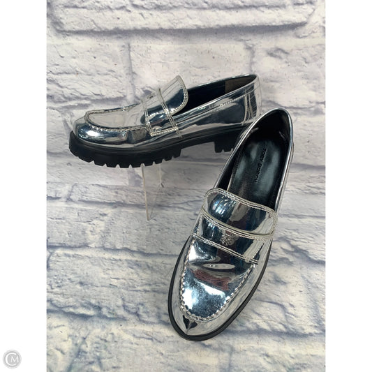 Shoes Designer By Tory Burch In Silver, Size: 7