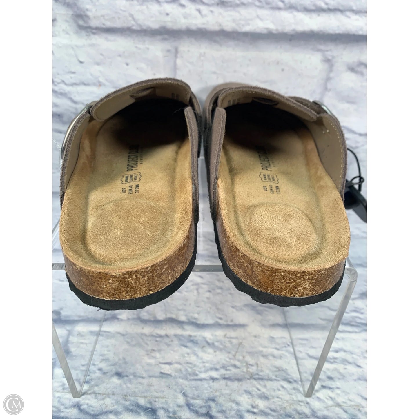 Shoes Flats By Clothes Mentor In Brown, Size: 9