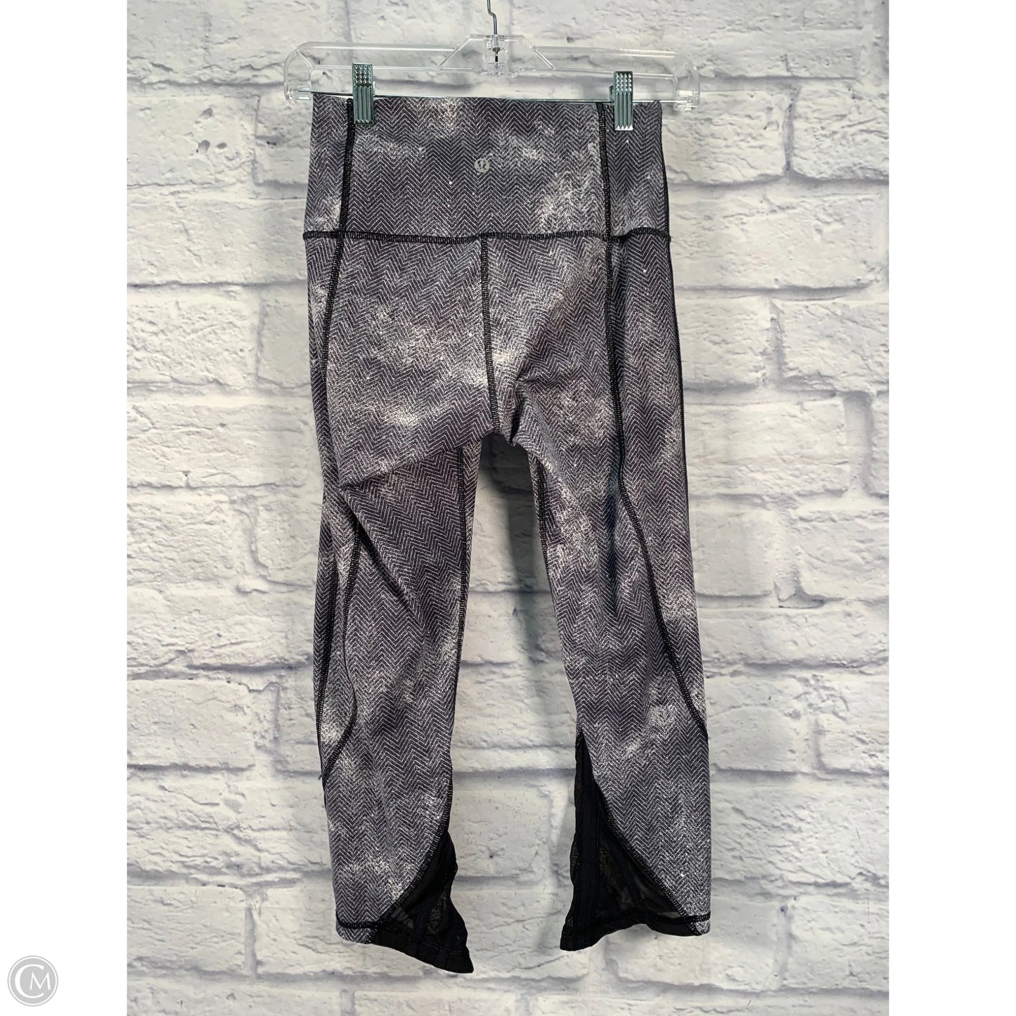 Athletic Leggings Capris By Lululemon In Grey, Size: S