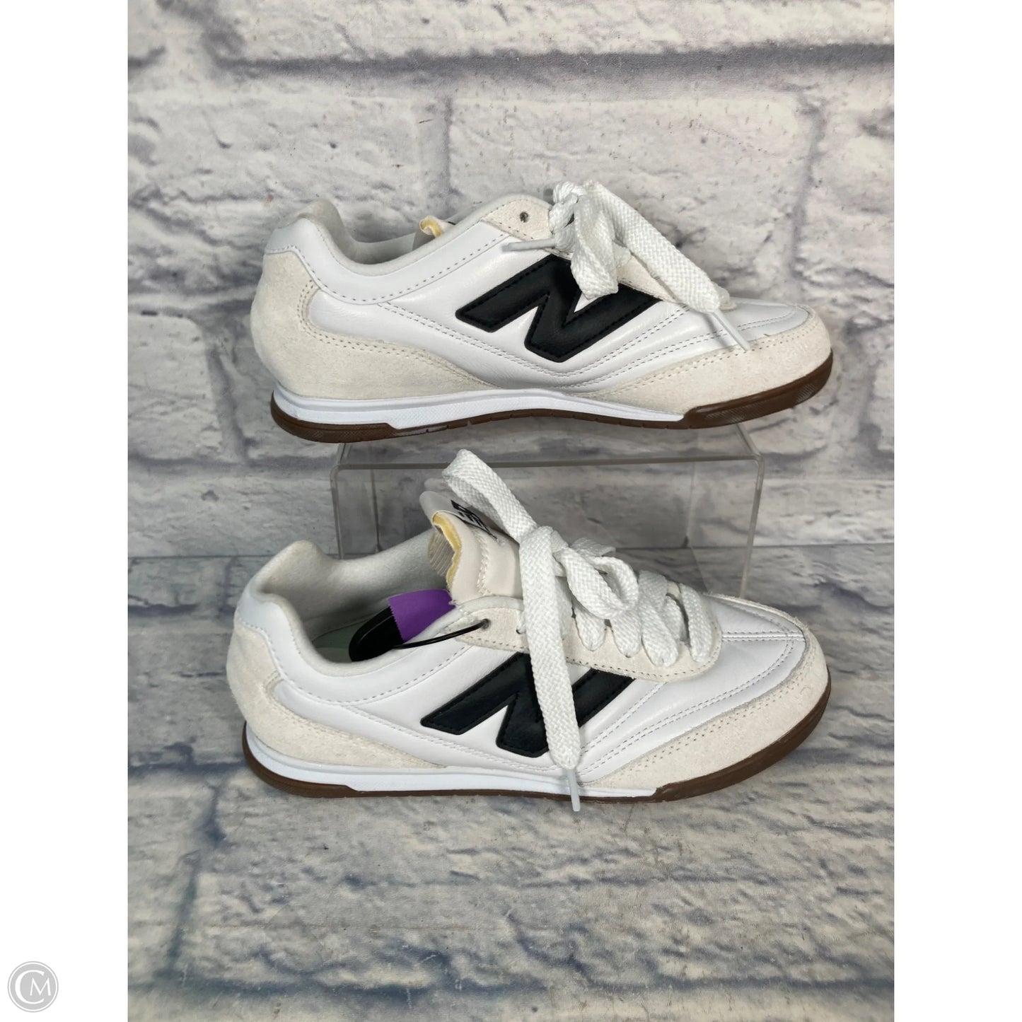Shoes Sneakers By New Balance In Black & White, Size: 5.5