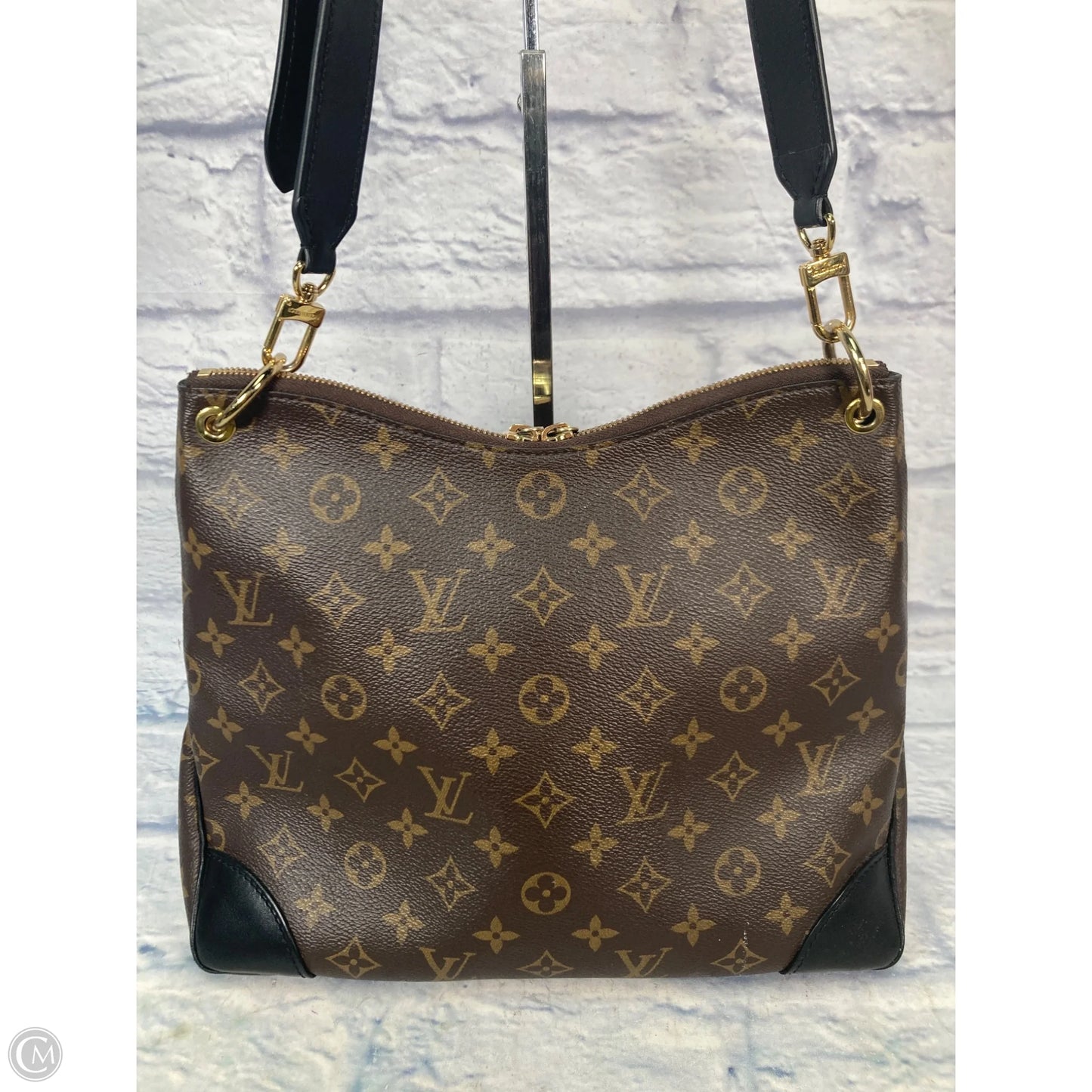 Handbag Luxury Designer By Louis Vuitton, Size: Medium