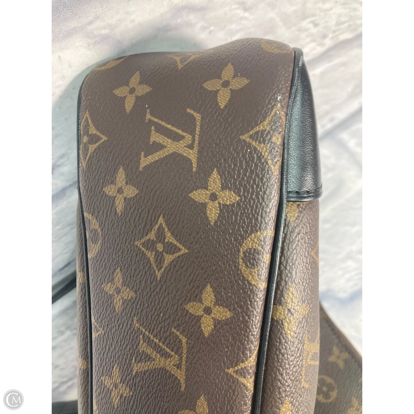 Handbag Luxury Designer By Louis Vuitton, Size: Medium