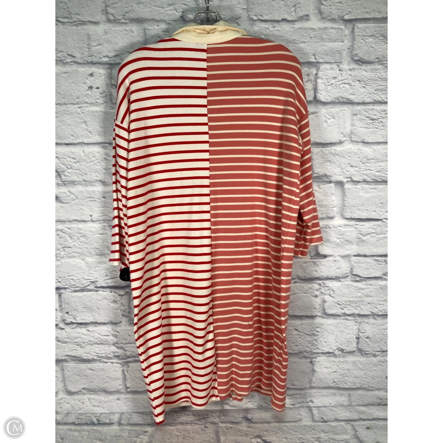 Dress Casual Short By Tuckernuck In Cream & Pink, Size: M