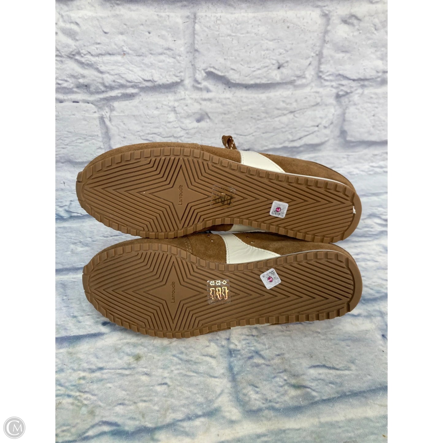 Shoes Sneakers By Clothes Mentor In Brown & White, Size: 8