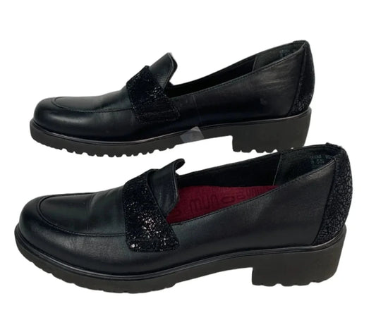 Shoes Flats By Munro In Black, Size: 8.5