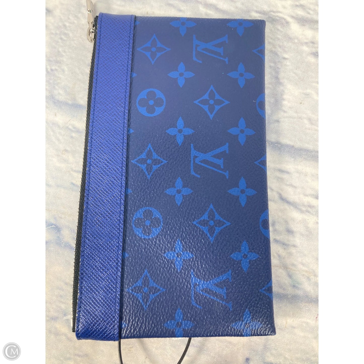 Clutch Luxury Designer By Louis Vuitton, Size: Medium