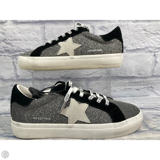 Shoes Flats By Vaneli In Silver, Size: 8.5