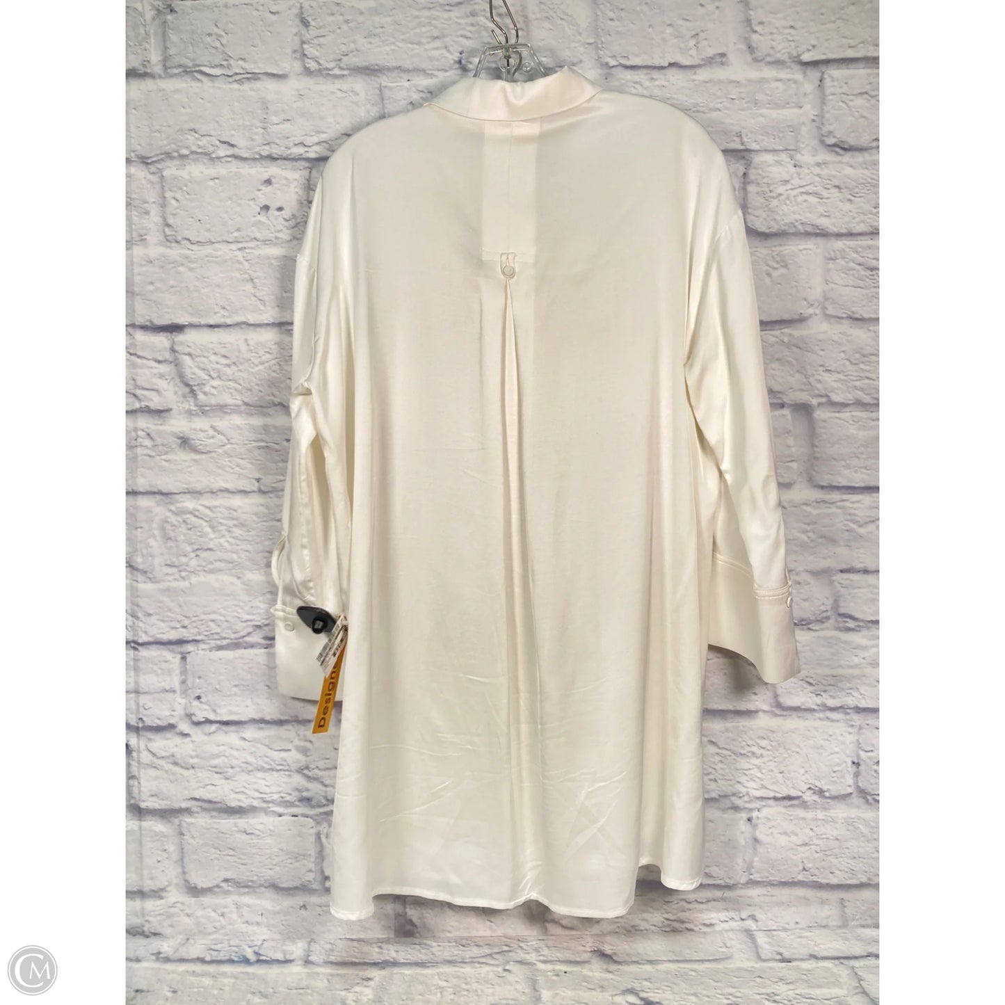 Tunic 3/4 Sleeve By Clothes Mentor In White, Size: S