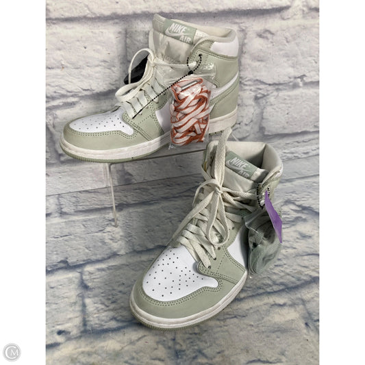 Shoes Sneakers By Nike In Green, Size: 6.5