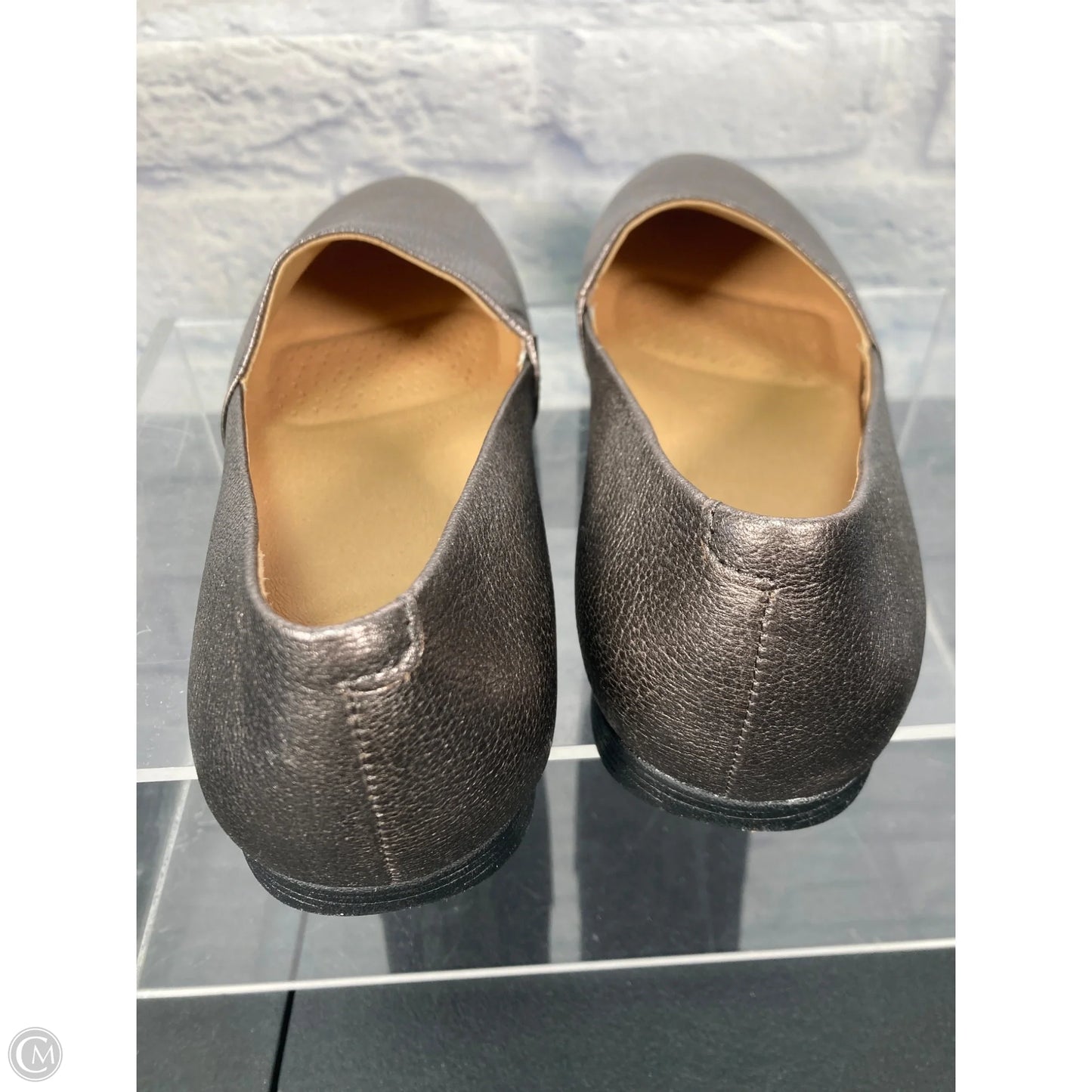 Shoes Flats By Dansko In Silver, Size: 8.5