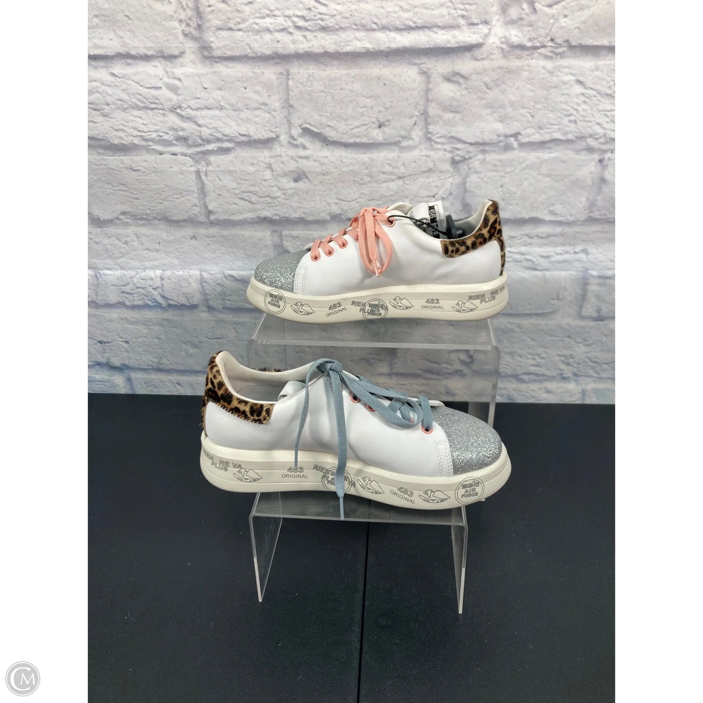 Shoes Sneakers By Clothes Mentor In Yellow, Size: 8