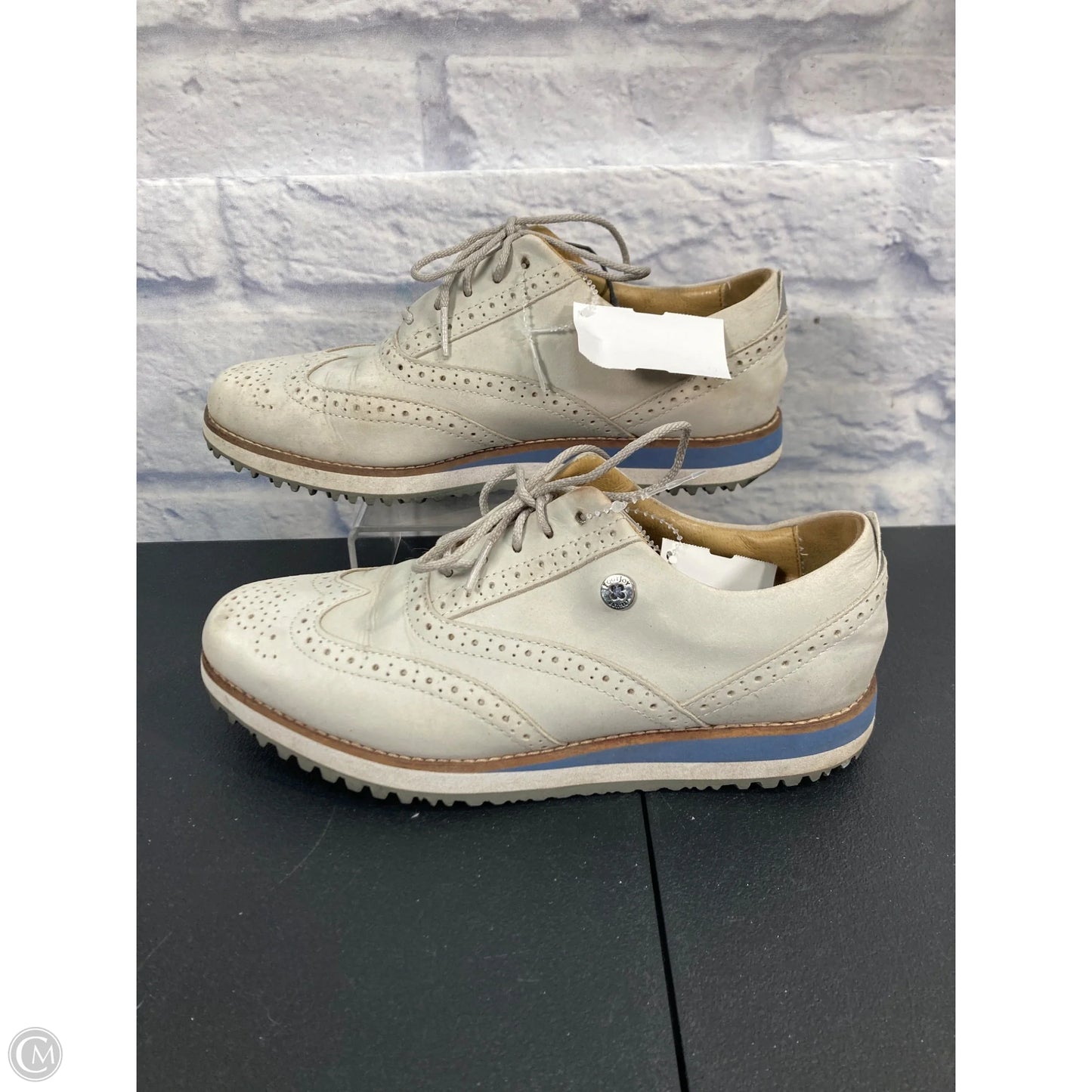 Shoes Sneakers By Clothes Mentor In Grey, Size: 6.5