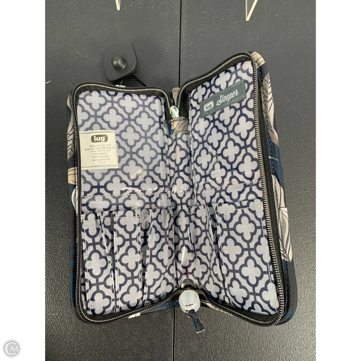 Makeup Bag By Lug, Size: Medium
