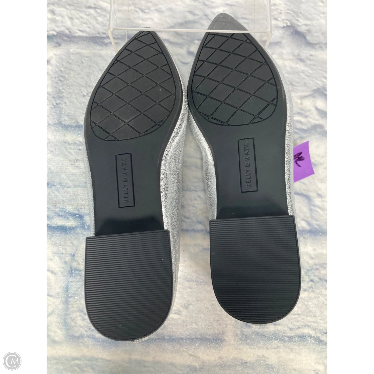 Shoes Flats By Kelly And Katie In Silver, Size: 8