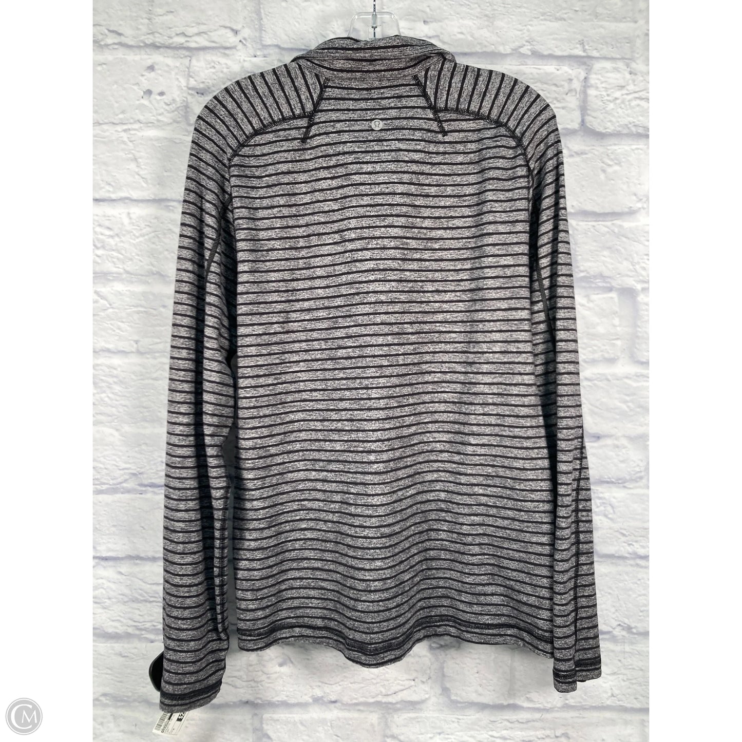 Athletic Top Long Sleeve Collar By Lululemon In Grey, Size: M