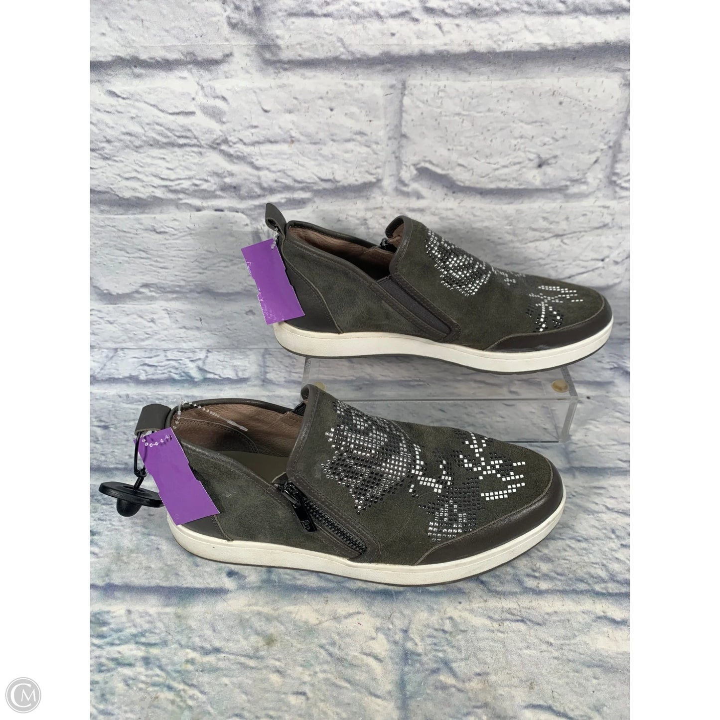 Shoes Sneakers By Donald Pliner In Grey, Size: 8.5