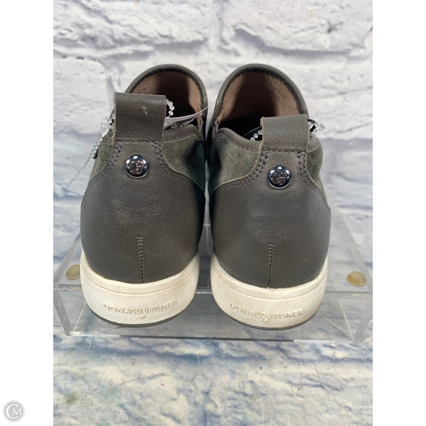 Shoes Sneakers By Donald Pliner In Grey, Size: 8.5