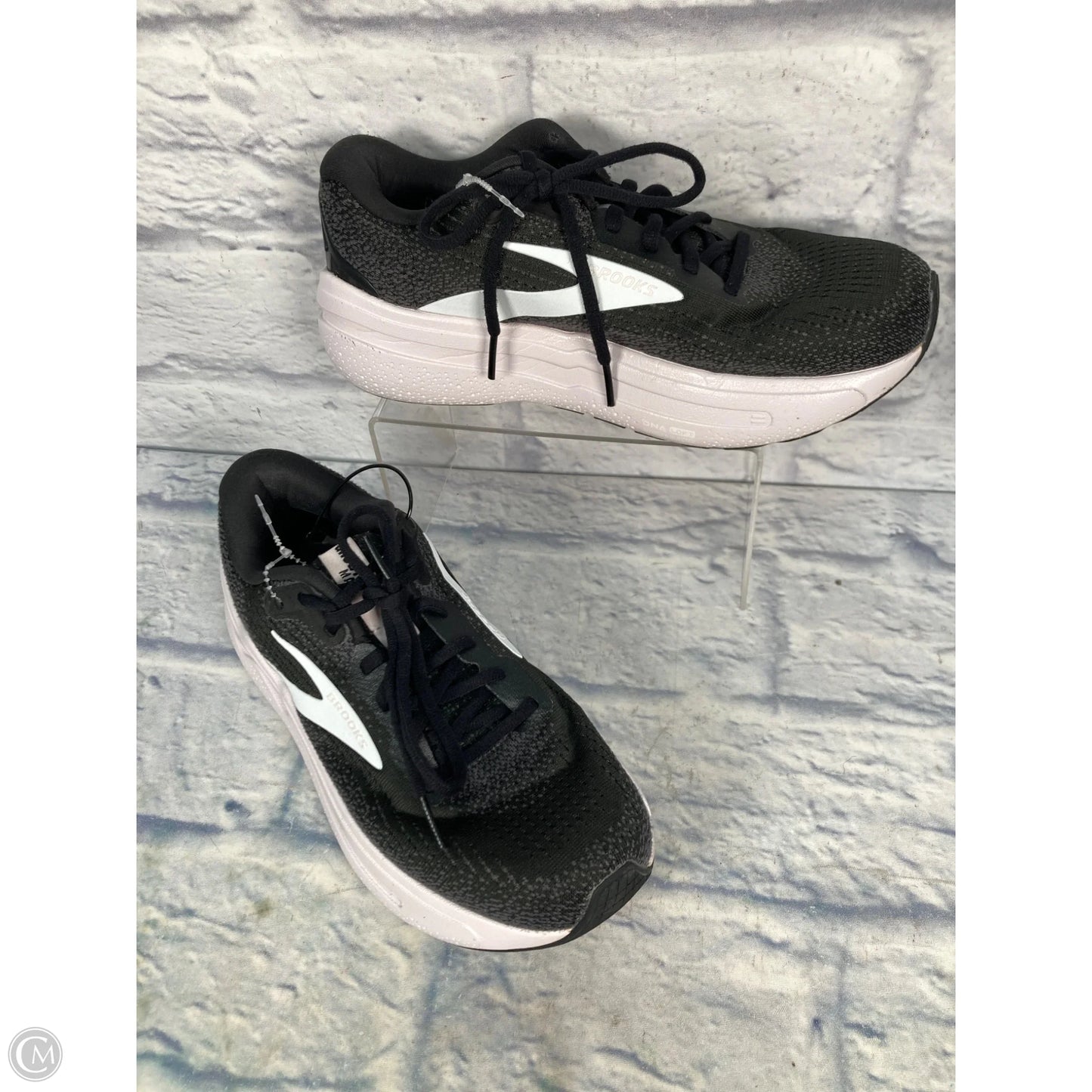 Shoes Athletic By Brooks In Black, Size: 8.5