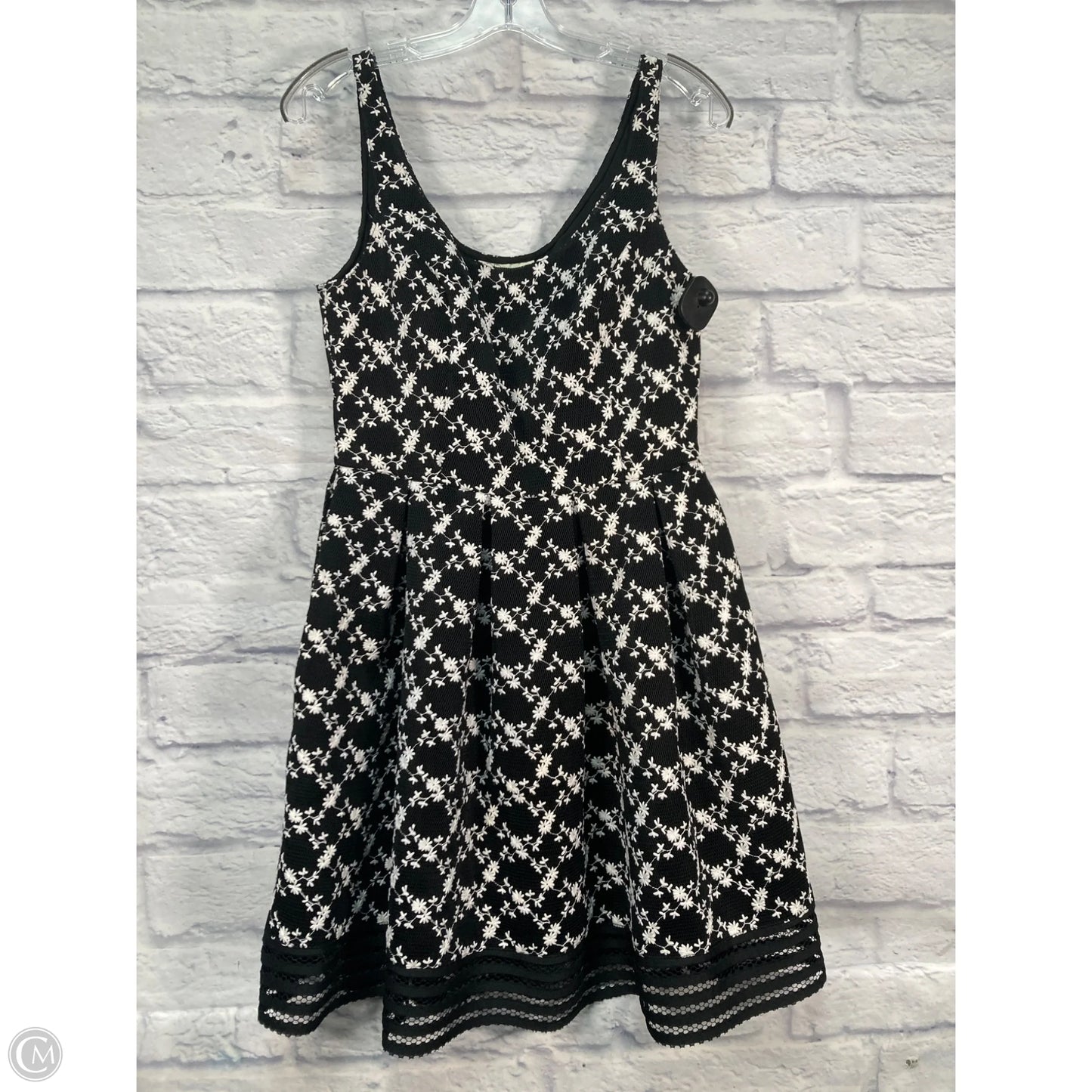 Dress Casual Short By Sachin & Babi In Black & White, Size: M