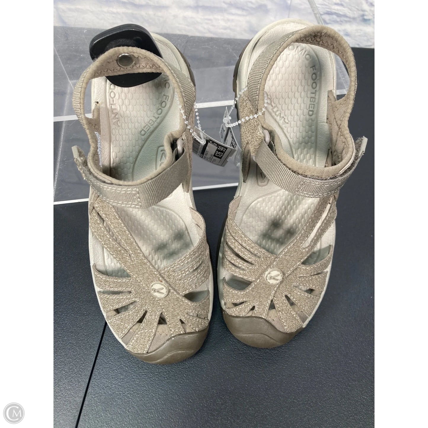 Shoes Athletic By Keen In Beige, Size: 8.5
