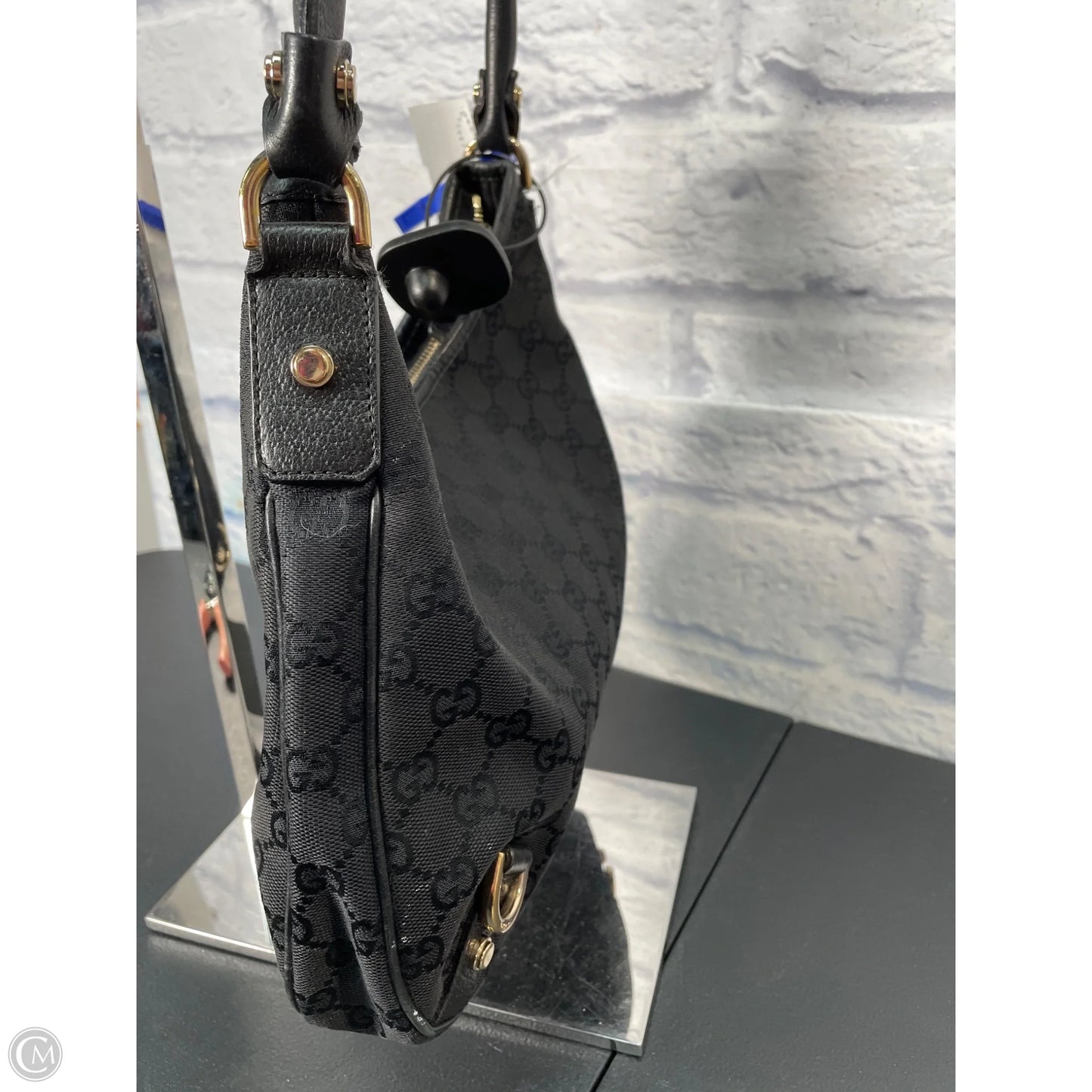 Handbag Luxury Designer By Gucci, Size: Medium