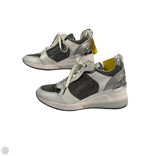 Shoes Sneakers By Michael By Michael Kors In Silver & White, Size: 9