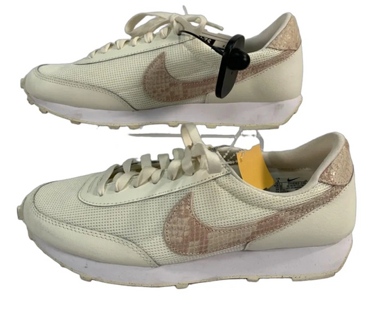 Shoes Sneakers By Nike In Cream & Pink, Size: 8