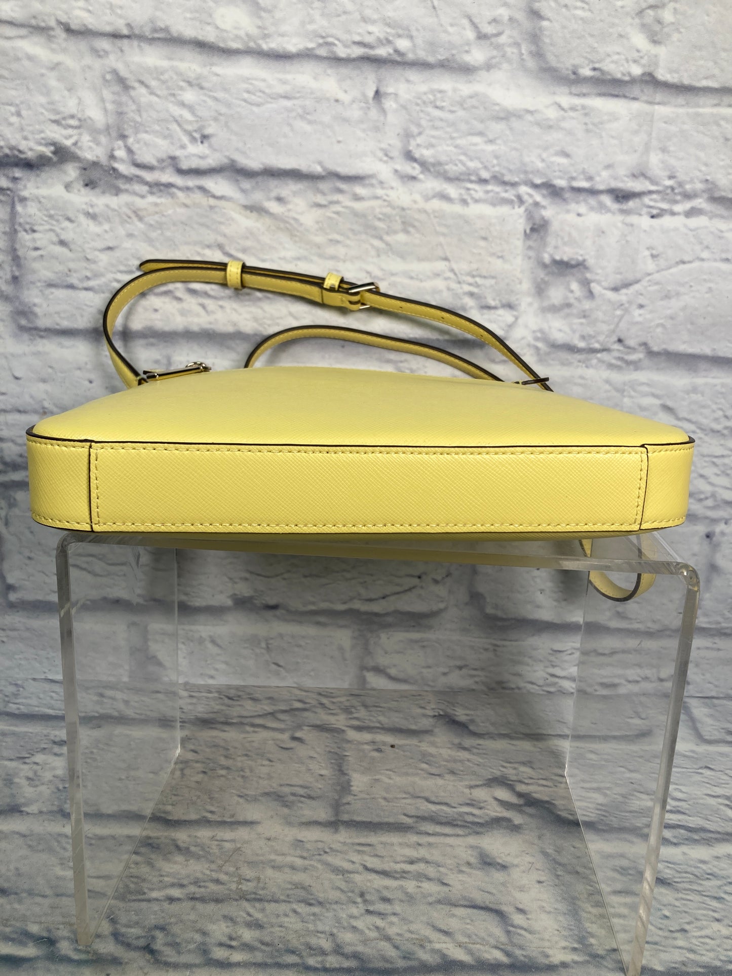 Crossbody Designer By Kate Spade, Size: Medium