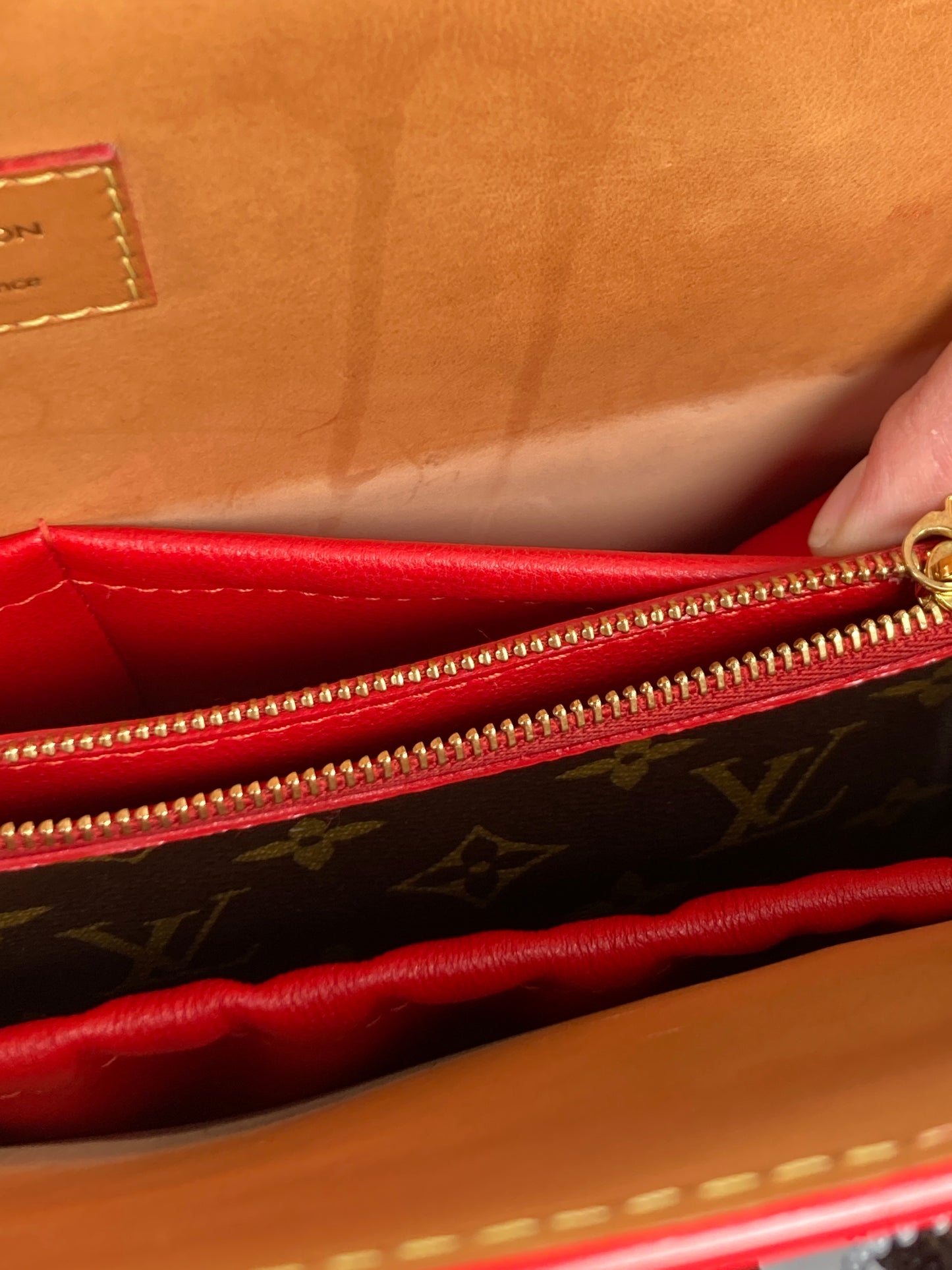 Handbag Luxury Designer By Louis Vuitton, Size: Large