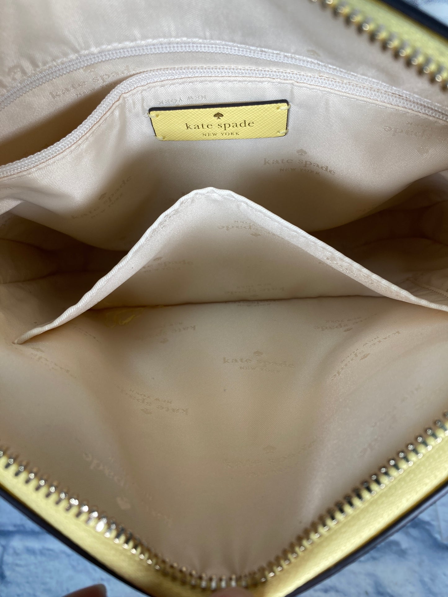 Crossbody Designer By Kate Spade, Size: Medium