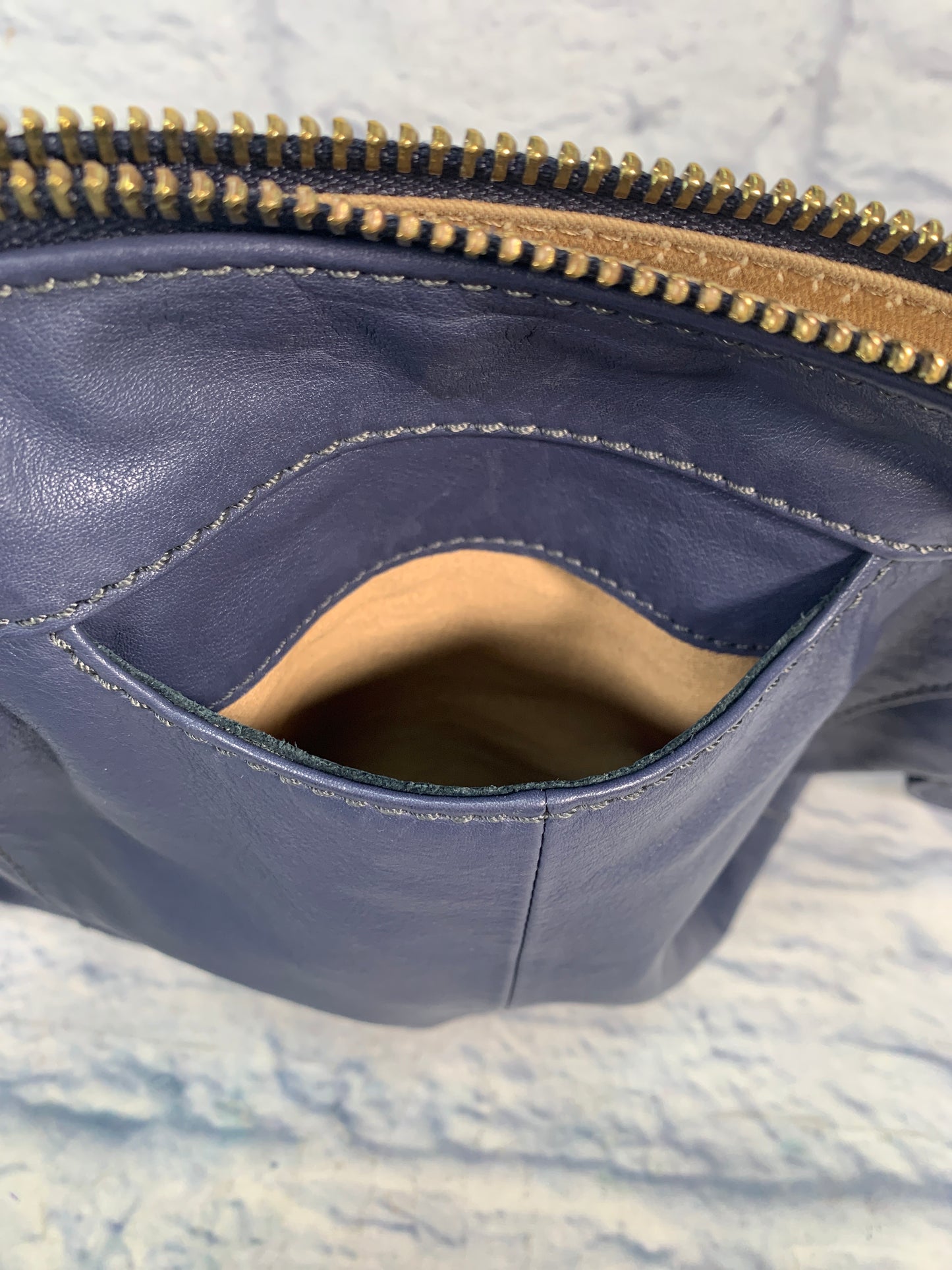 Crossbody Leather By Hobo Intl, Size: Large