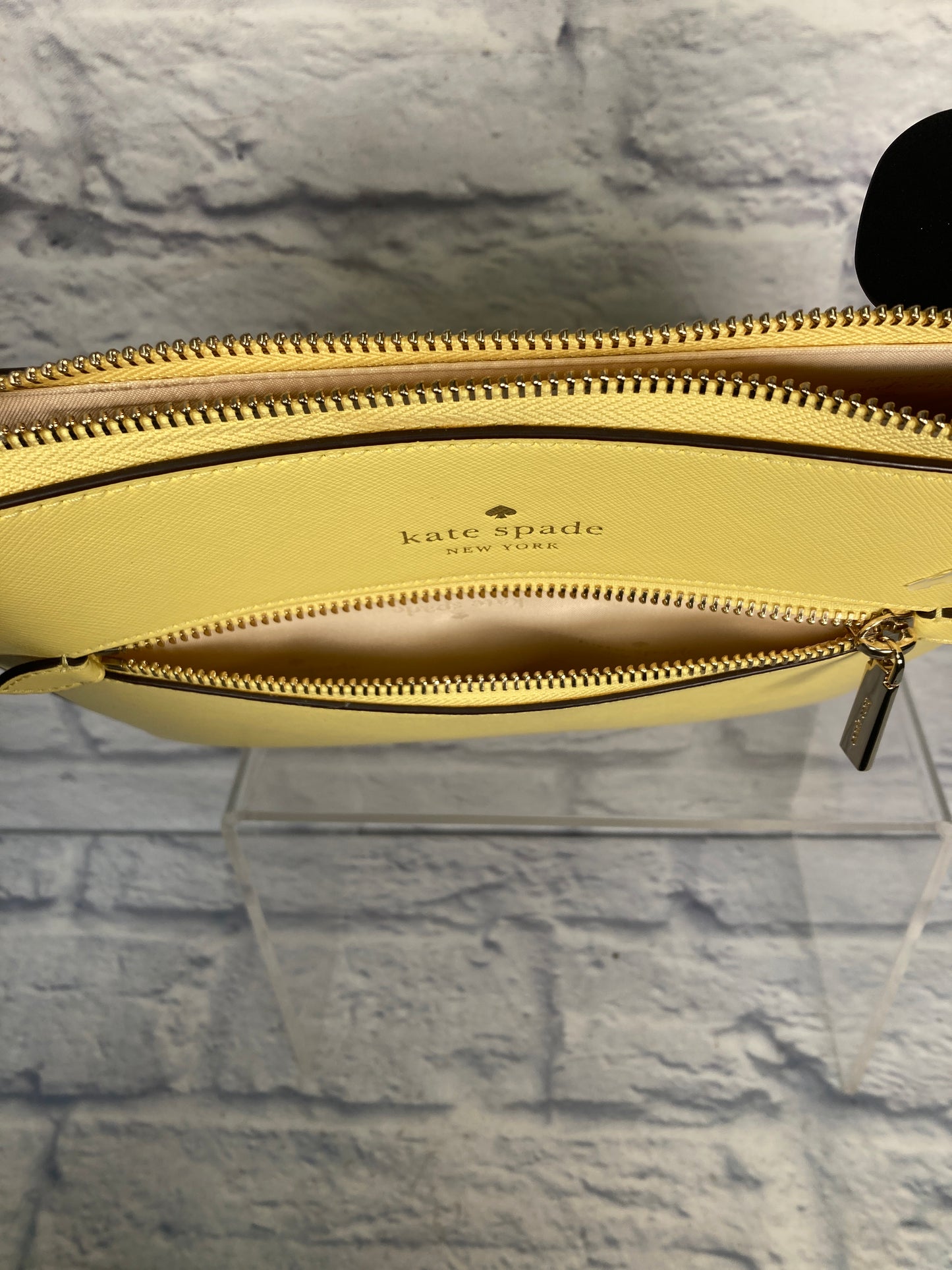 Crossbody Designer By Kate Spade, Size: Medium