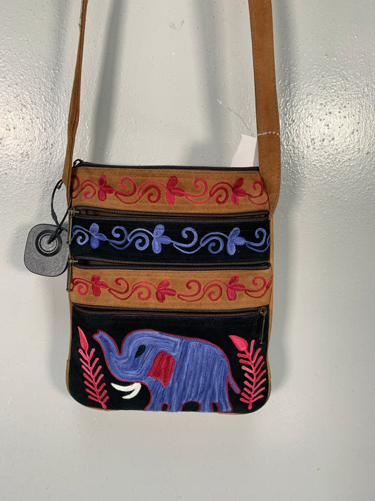 Crossbody By Clothes Mentor  Size: Medium