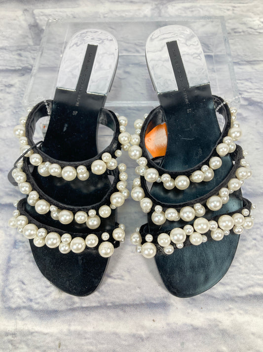 Sandals Flats By Zara Basic  Size: 7